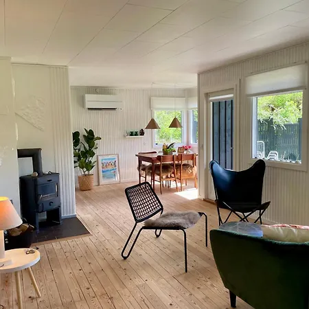 Cozy Summer With Orangery Close To Heatherhill And * Vejby