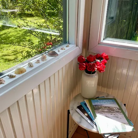 Cozy Summer With Orangery Close To Heatherhill And Semesterbostad *