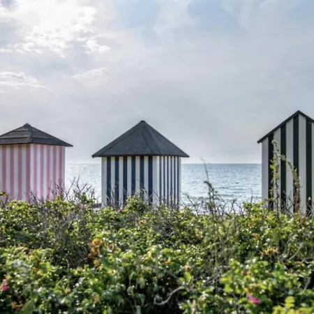 Cozy Summer With Orangery Close To Heatherhill And Prázdninový dům