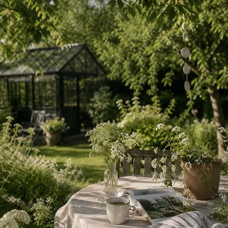 Cozy Summer With Orangery Close To Heatherhill And Feriehus *