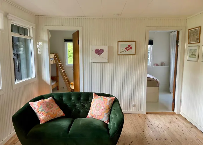 Cozy Summer With Orangery Close To Heatherhill And Vejby